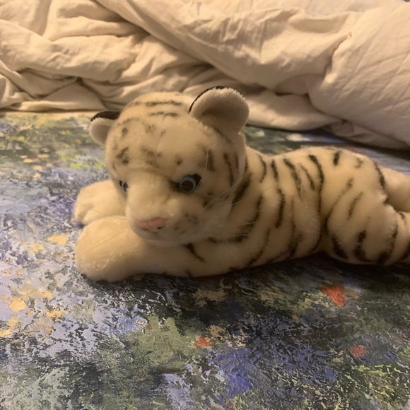 Siegfried and Roy's Mirage Stuffed Tiger Like New from Las Vegas - Picture 2 of 8